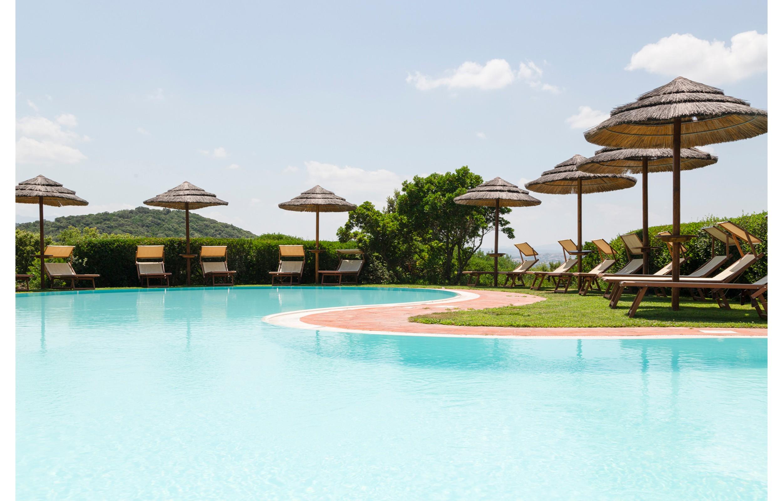 Hotel Aldiola Country Resort サンタントーニオ・ディ・ガッルーラ エクステリア 写真