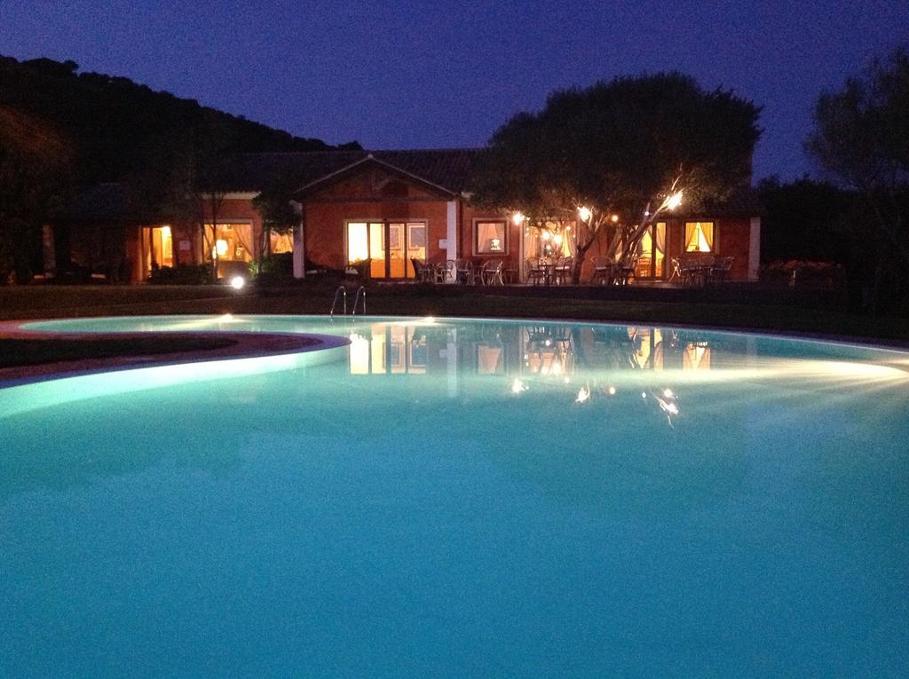 Hotel Aldiola Country Resort サンタントーニオ・ディ・ガッルーラ エクステリア 写真