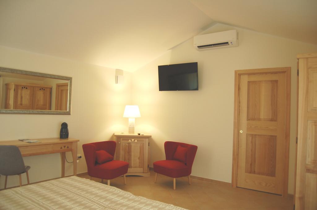 Hotel Aldiola Country Resort サンタントーニオ・ディ・ガッルーラ エクステリア 写真